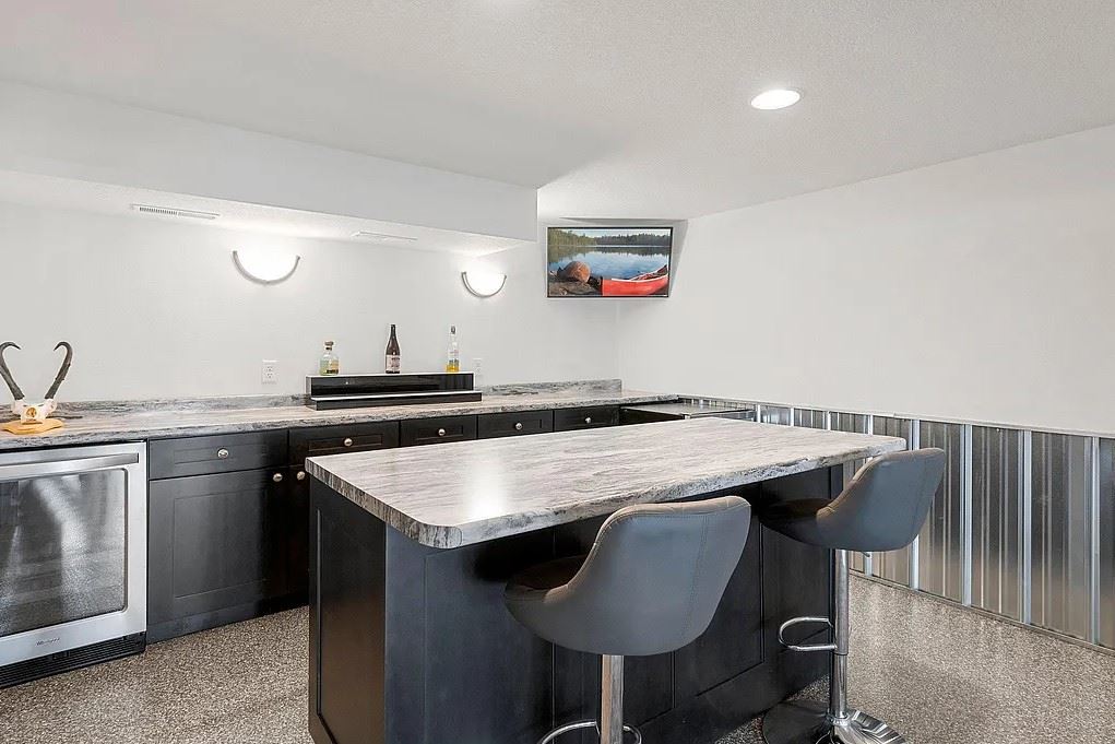 318 Keller Ave N - 3 