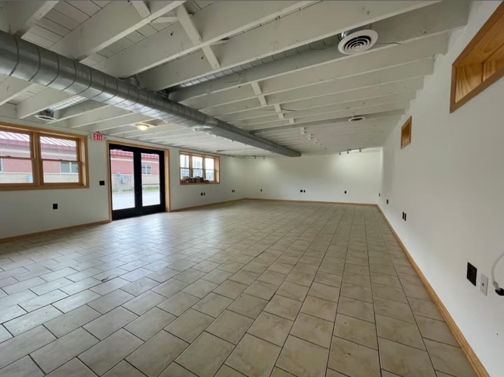 109 Center Street E - 3